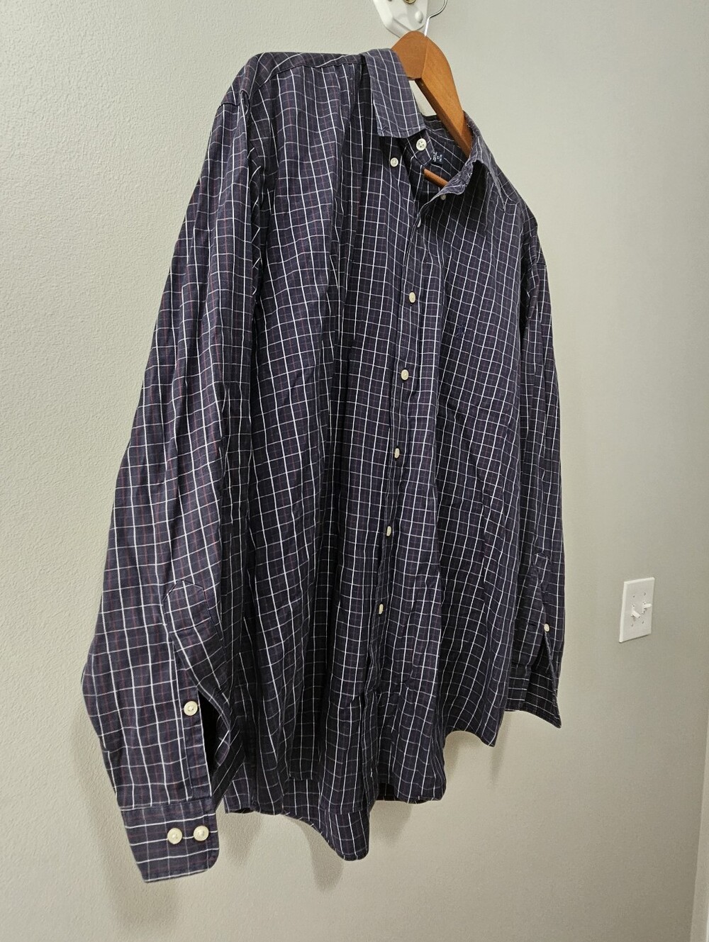 Shirts - Picture 2 of 7